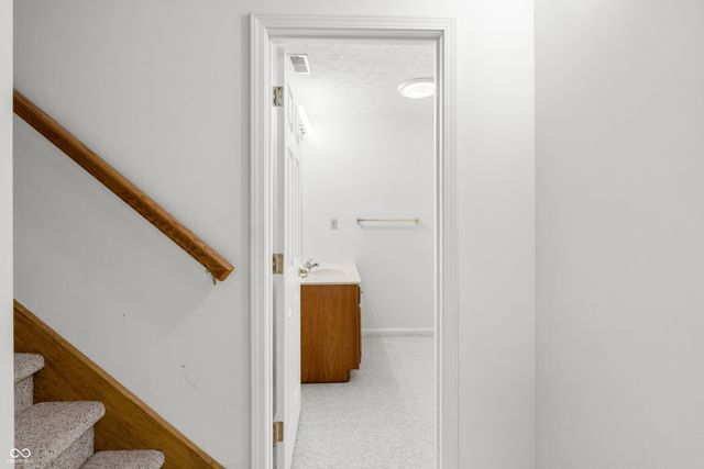 6062 Acorn Drive, Columbus, IN 47201