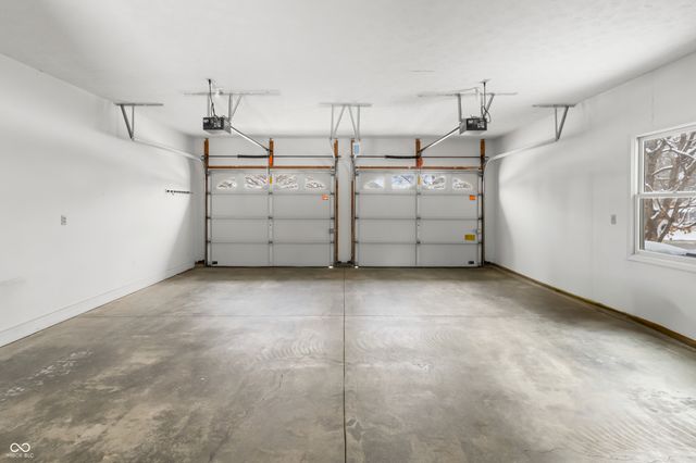 6062 Acorn Drive, Columbus, IN 47201