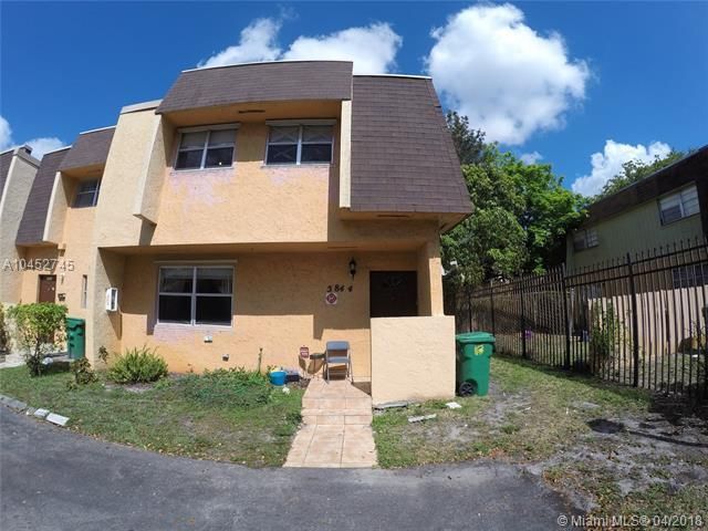 5844 Blueberry Unit 68 Court, Lauderhill, FL 33313