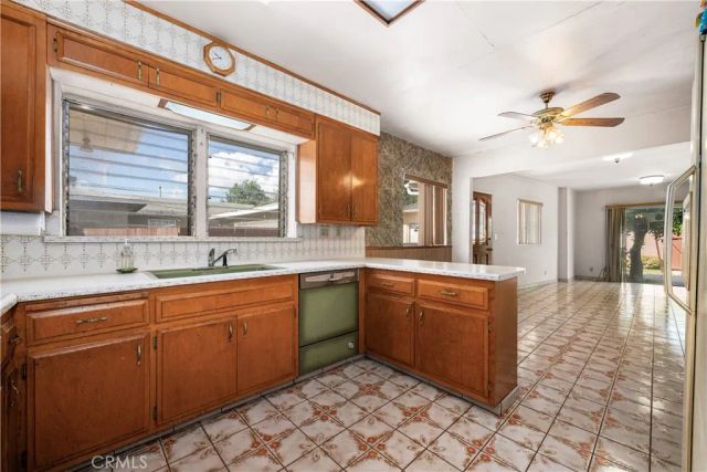 3533 Gundry Ave., Long Beach, CA 90807