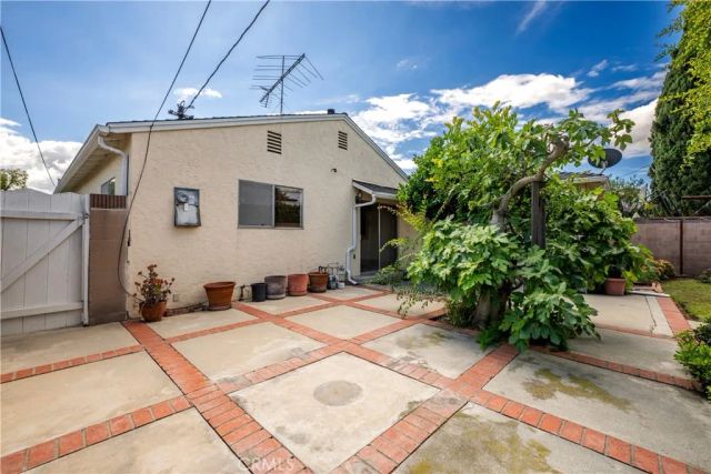 3533 Gundry Ave., Long Beach, CA 90807