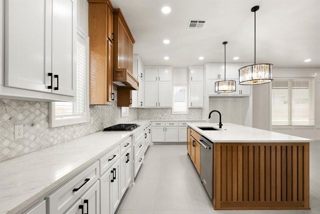 15420 Hatterly Lane, Edmond, OK 73013