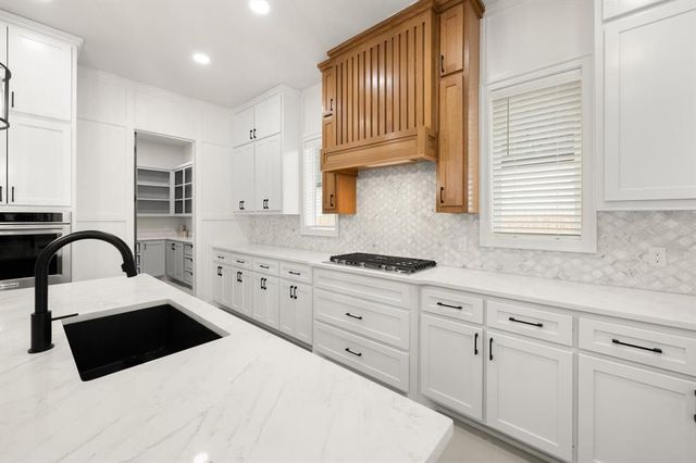 15420 Hatterly Lane, Edmond, OK 73013