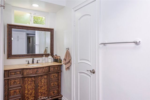 6921 Atoll Ave., North Hollywood, CA 91605