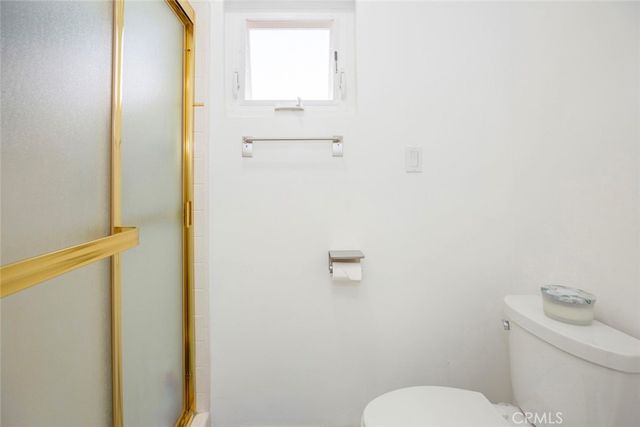 6921 Atoll Ave., North Hollywood, CA 91605
