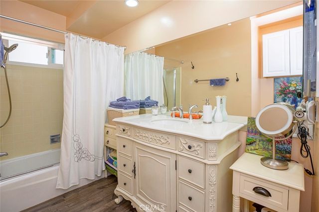 6921 Atoll Ave., North Hollywood, CA 91605