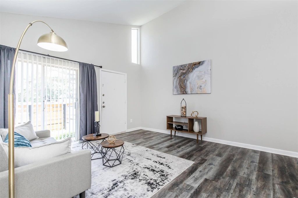 18001 Cypress Trace Road 1301, Houston, TX 77090