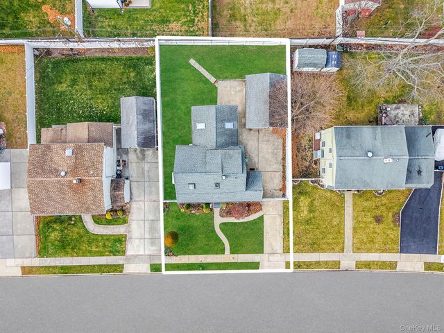 38 Farm Lane, Levittown, NY 11756