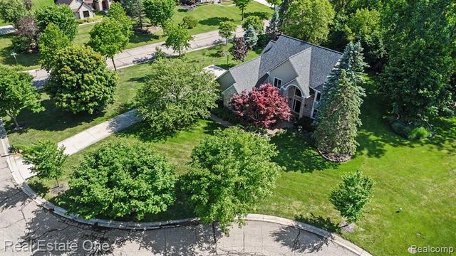 24899 Nottingham Drive, Novi, MI 48374