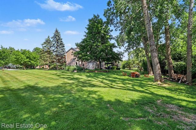 24899 Nottingham Drive, Novi, MI 48374