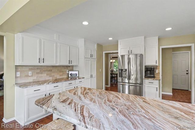 24899 Nottingham Drive, Novi, MI 48374
