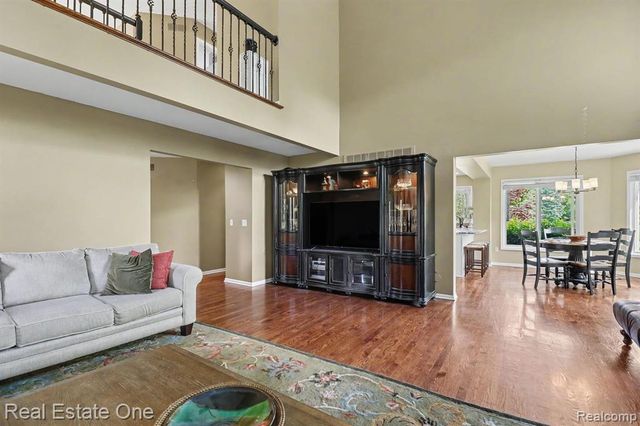24899 Nottingham Drive, Novi, MI 48374