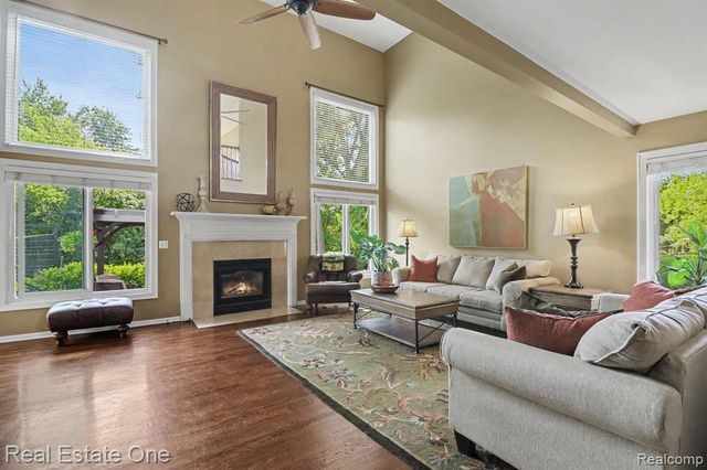 24899 Nottingham Drive, Novi, MI 48374