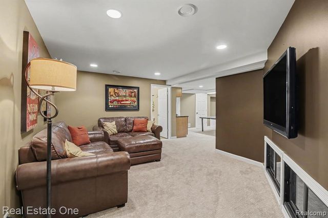 24899 Nottingham Drive, Novi, MI 48374