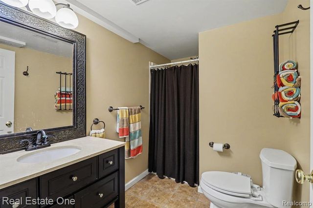 24899 Nottingham Drive, Novi, MI 48374