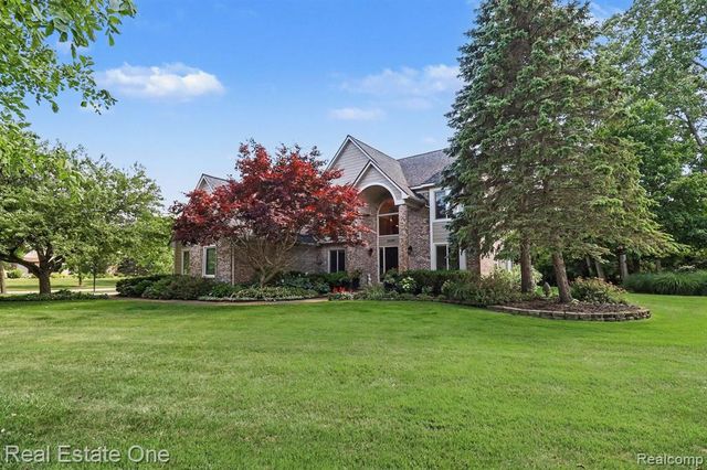 24899 Nottingham Drive, Novi, MI 48374