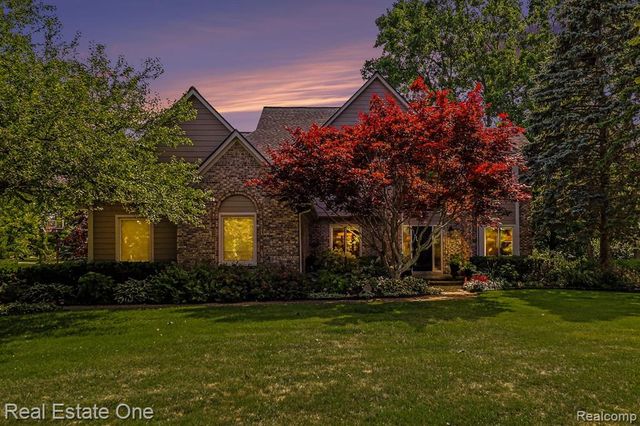 24899 Nottingham Drive, Novi, MI 48374