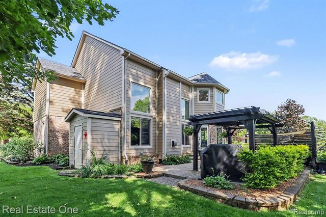 24899 Nottingham Drive, Novi, MI 48374