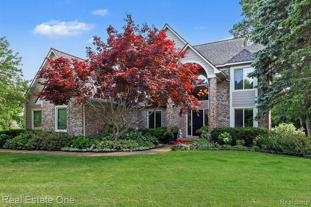 24899 Nottingham Drive, Novi, MI 48374