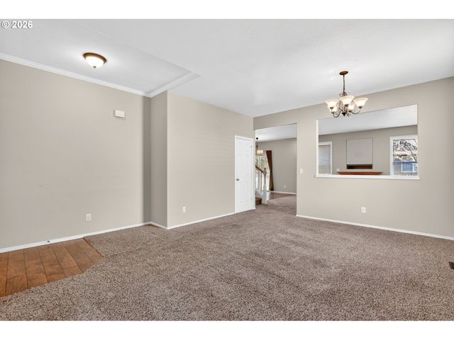 2571 GRAYSTONE Dr, Woodburn, OR 97071