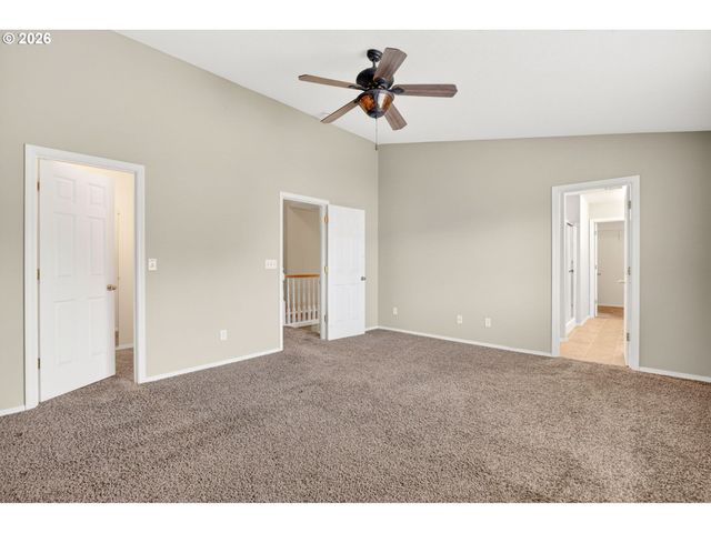 2571 GRAYSTONE Dr, Woodburn, OR 97071
