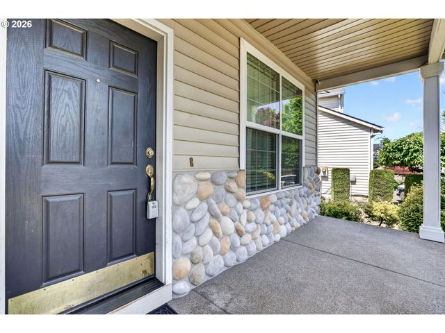 2571 GRAYSTONE Dr, Woodburn, OR 97071