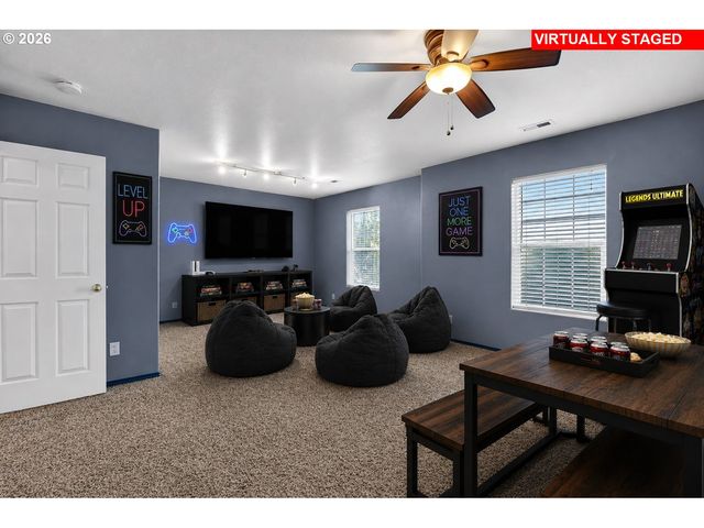 2571 GRAYSTONE Dr, Woodburn, OR 97071