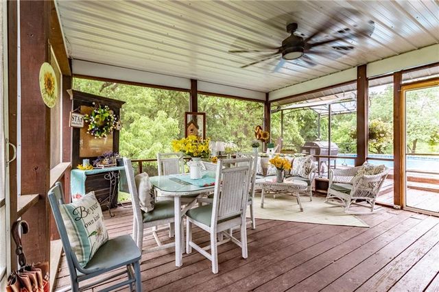 136 NE 901p Road, Clinton, MO 64735