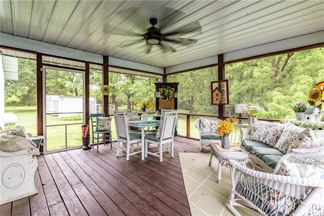 136 NE 901p Road, Clinton, MO 64735