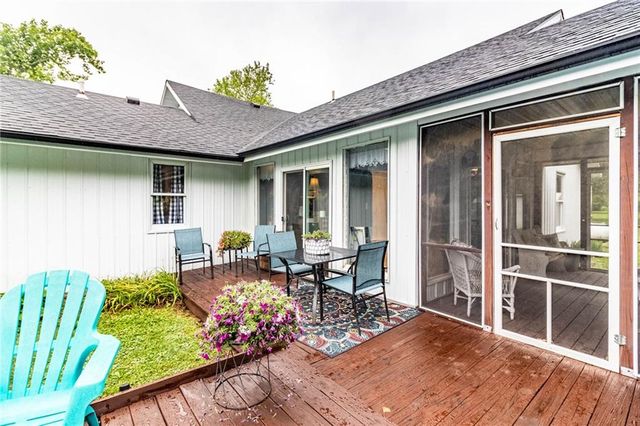 136 NE 901p Road, Clinton, MO 64735