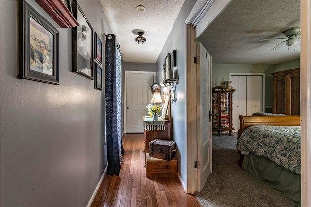 136 NE 901p Road, Clinton, MO 64735