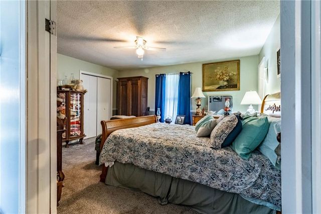 136 NE 901p Road, Clinton, MO 64735
