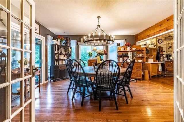 136 NE 901p Road, Clinton, MO 64735