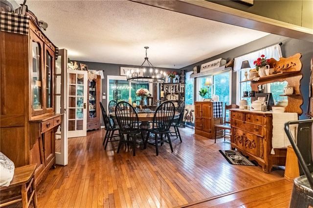 136 NE 901p Road, Clinton, MO 64735