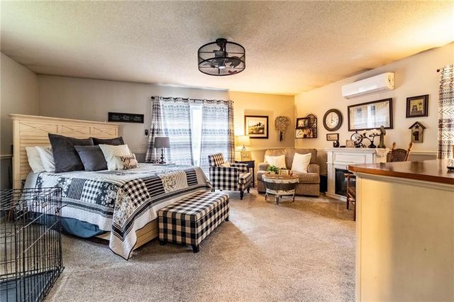 136 NE 901p Road, Clinton, MO 64735