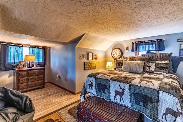 136 NE 901p Road, Clinton, MO 64735