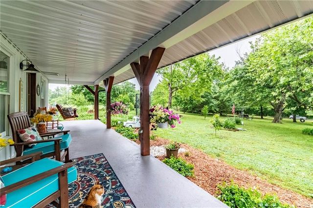 136 NE 901p Road, Clinton, MO 64735