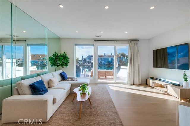 16117 Saint Croix Cir, Huntington Beach, CA 92649