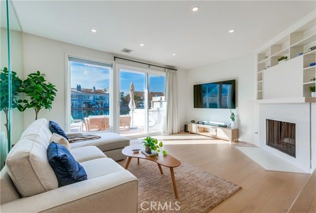 16117 Saint Croix Cir, Huntington Beach, CA 92649