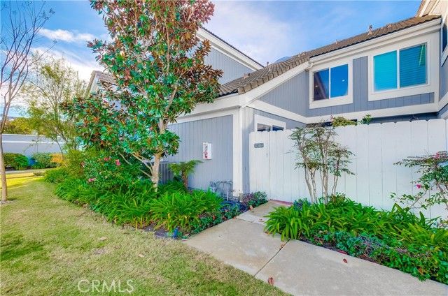 16117 Saint Croix Cir, Huntington Beach, CA 92649