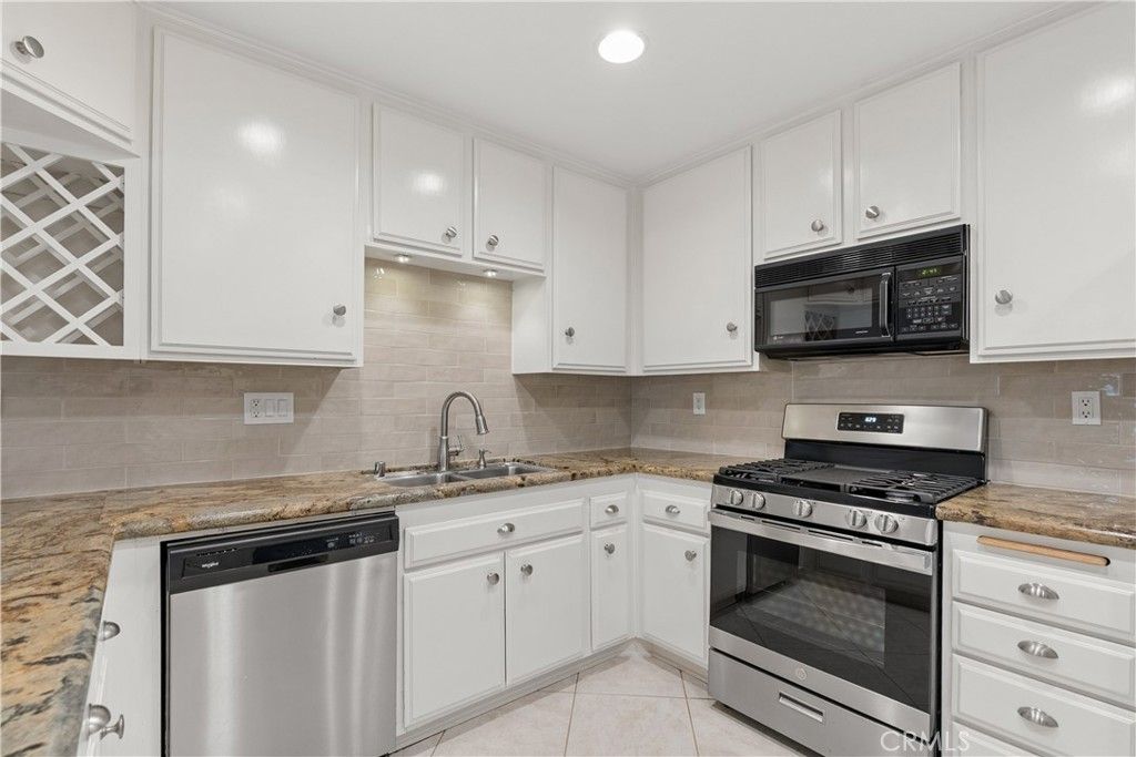 16939 Highfalls, Canyon Country, CA 91387 — photo 2