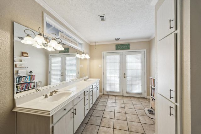 1423 Richelieu Lane, Houston, TX 77018