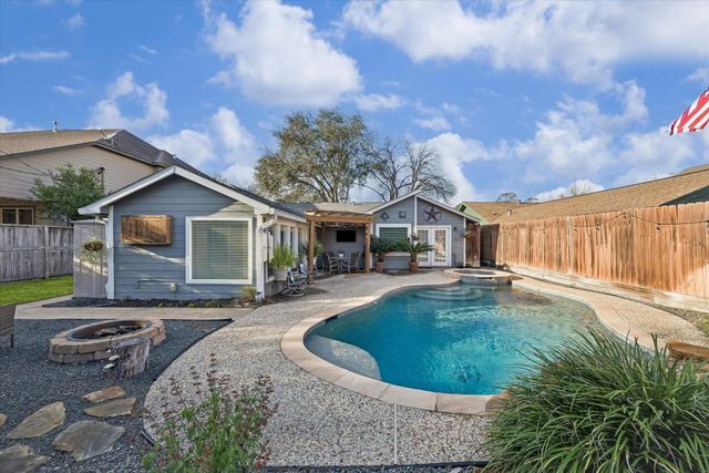 1423 Richelieu Lane, Houston, TX 77018