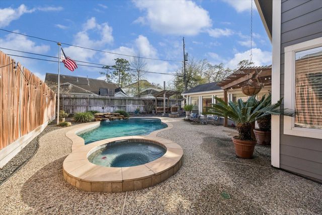 1423 Richelieu Lane, Houston, TX 77018