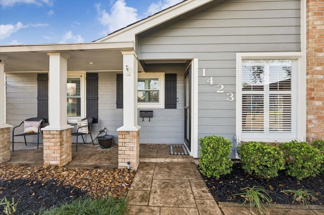 1423 Richelieu Lane, Houston, TX 77018