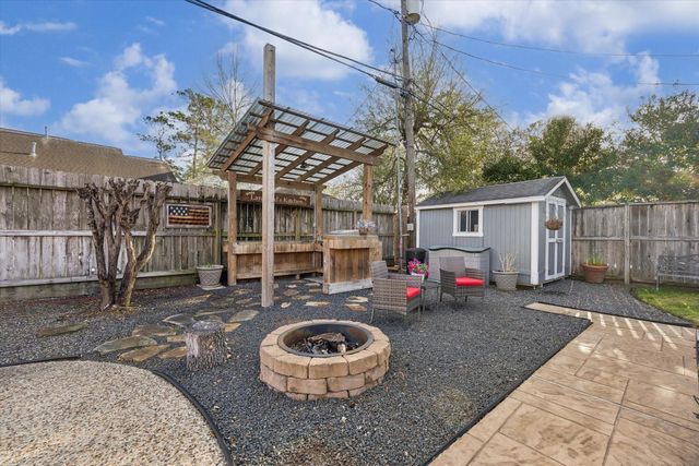 1423 Richelieu Lane, Houston, TX 77018