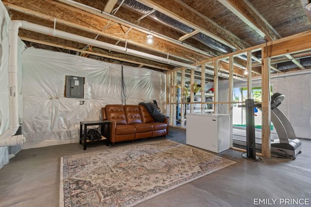 383 N Tannenbaum Trail Ne, Cedar Springs City, MI 49319