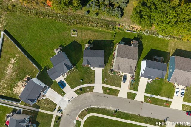 383 N Tannenbaum Trail Ne, Cedar Springs City, MI 49319