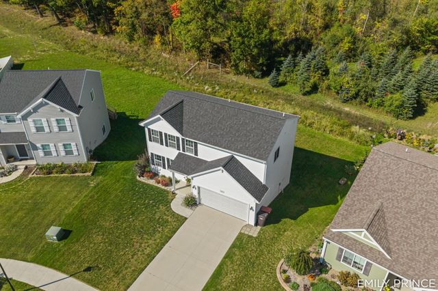 383 N Tannenbaum Trail Ne, Cedar Springs City, MI 49319