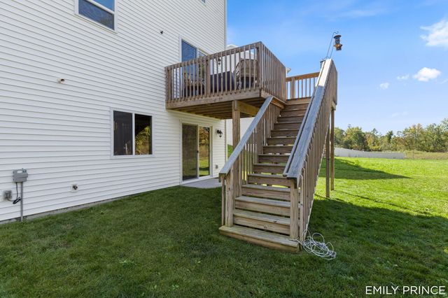 383 N Tannenbaum Trail Ne, Cedar Springs City, MI 49319